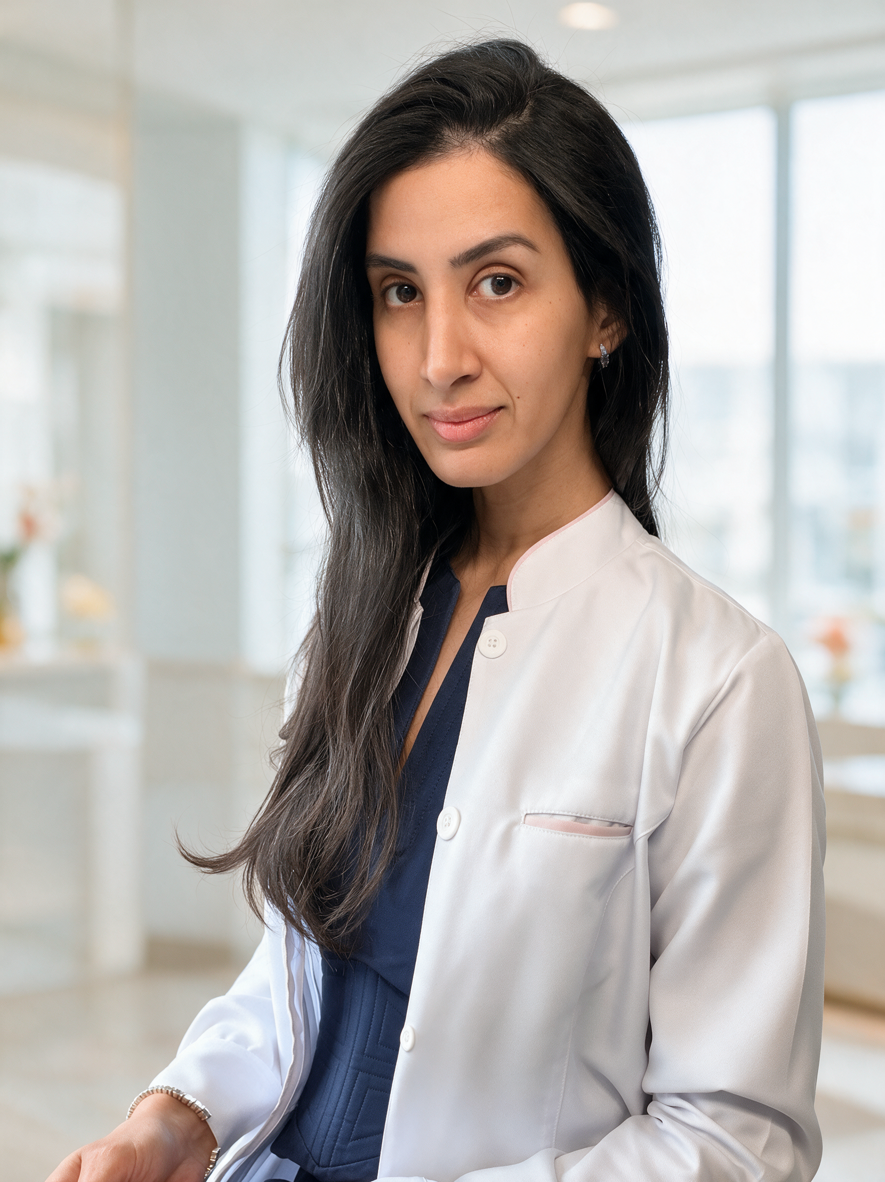 Dr. Isabela Figueiredo